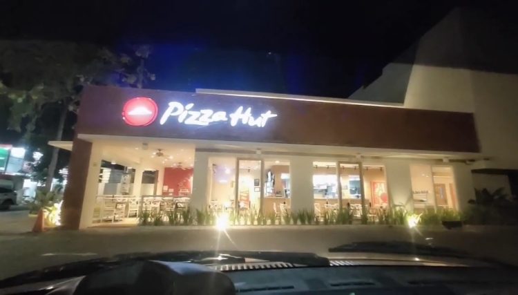 Harganya yang Terjangkau, Pizza Hut Sudirman Jadi Idola Para Pecinta Pizza di Bojonegoro