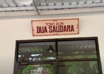 Tempat Bersantai Itu Bernama Toko Kopi Dua Saudara