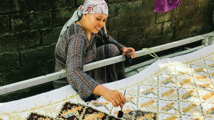 Semangat Berkarya Batik Kembang Sambiloto dari Desa Sambiroto