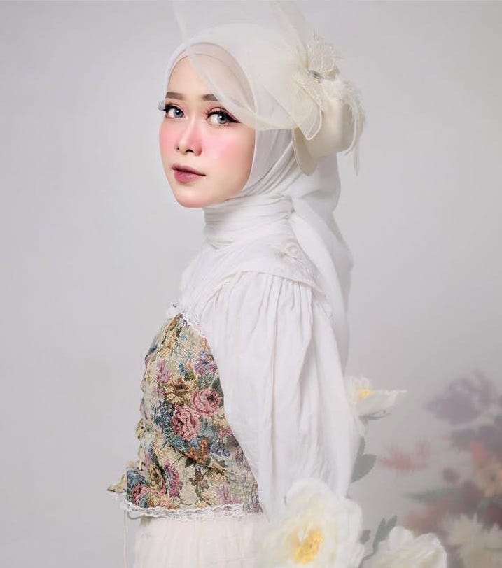 Hobi Membawa Berkah: Cerita Bisnis Anita Rahayu dari Henna ke Make Up Profesional