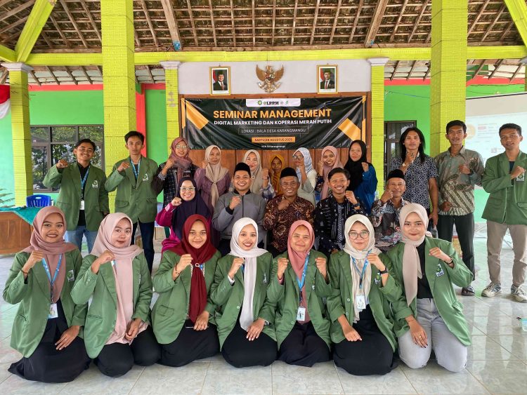 Kelompok 54 KKN Unugiri Beri Pelatihan Manajemen Koperasi Desa Merah Putih (KDMP) di Desa Karangmangu