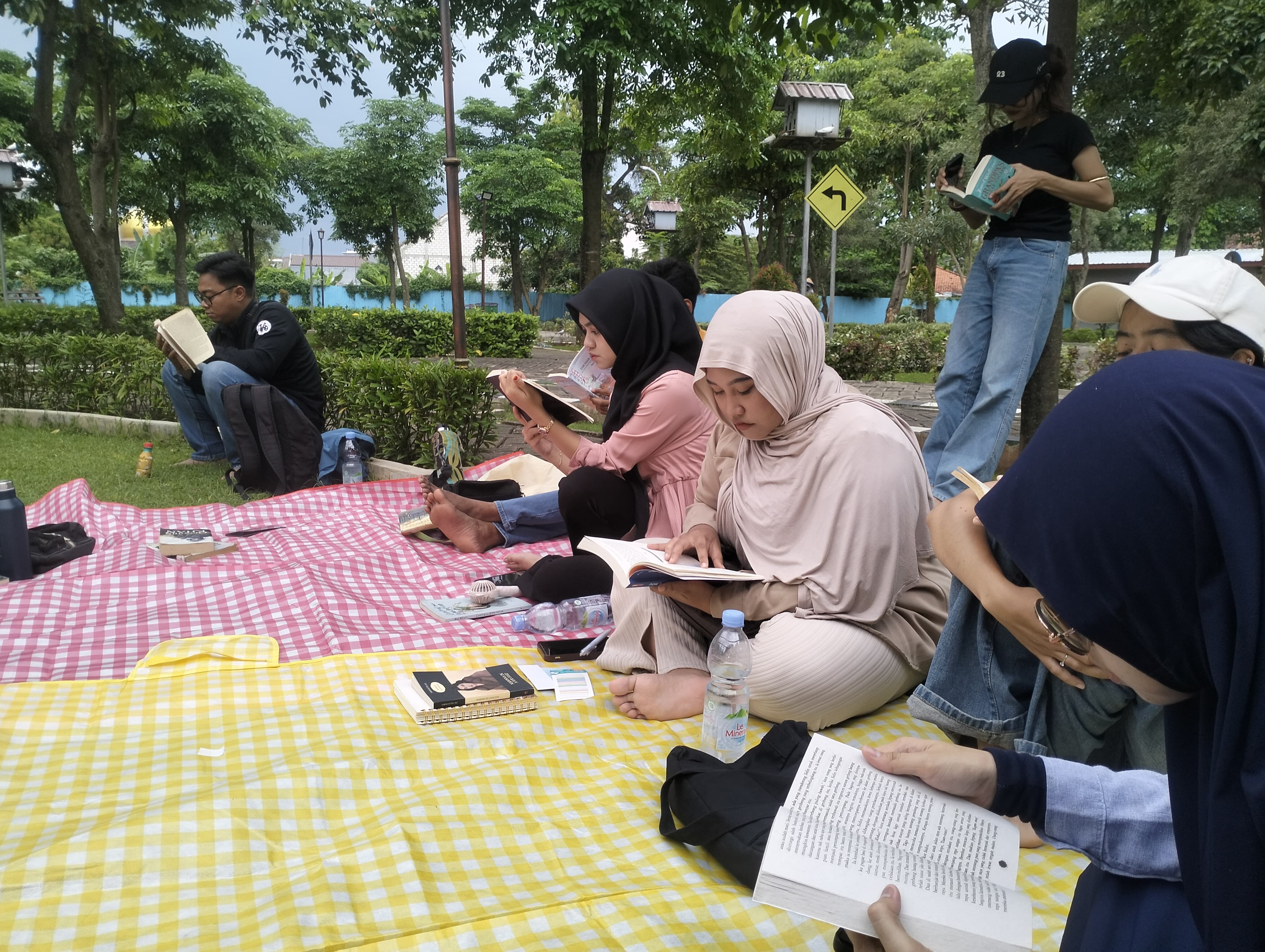 Bojonegoro Book Party Pertemukan Para Pembaca Buku di Taman Lokomotif