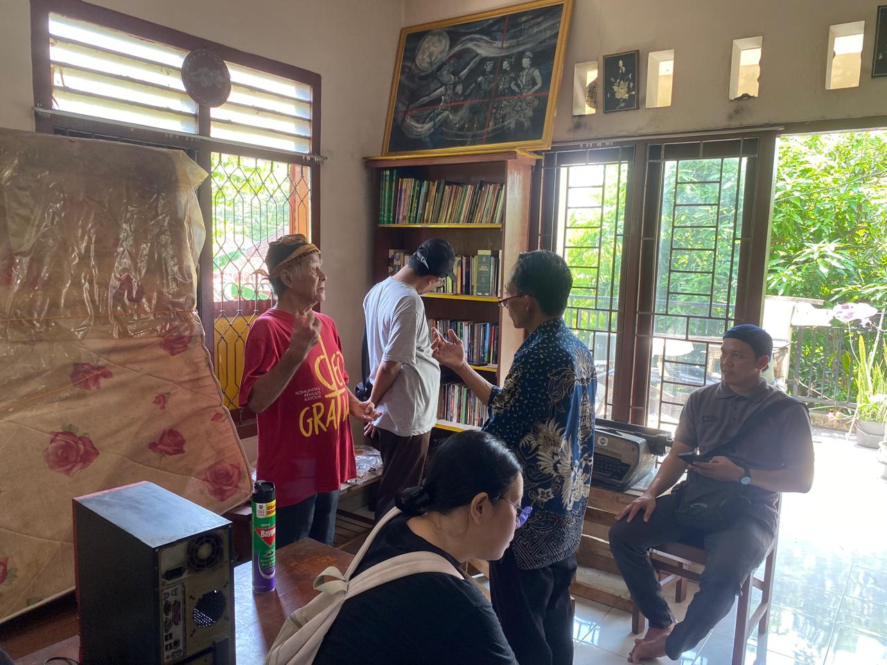 Cerita Pengalaman Berkunjung ke Pak Hoery, Penulis Sastra Jawa di Padangan-Bojonegoro