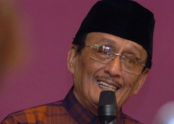 Basofi Soedirman: Gubernur Jatim, Penyanyi dan Anak Jenderal dari Bojonegoro