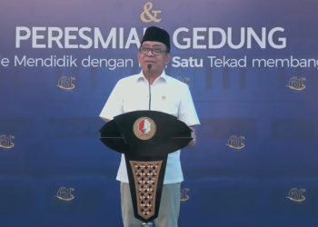 Menko PMK Pratikno “Pulkam”, Bagikan T-Shirt Membangun Manusia Memajukan Kebudayaan