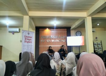 Gampang-gampang Susah Jadi Penulis dalam Workshop Literasi IKIP PGRI Bojonegoro Bareng Mastumapel